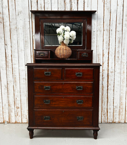 Vintage chest of drawers