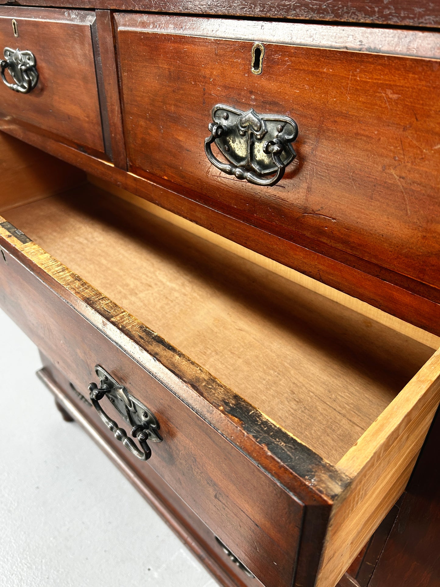 Vintage chest of drawers