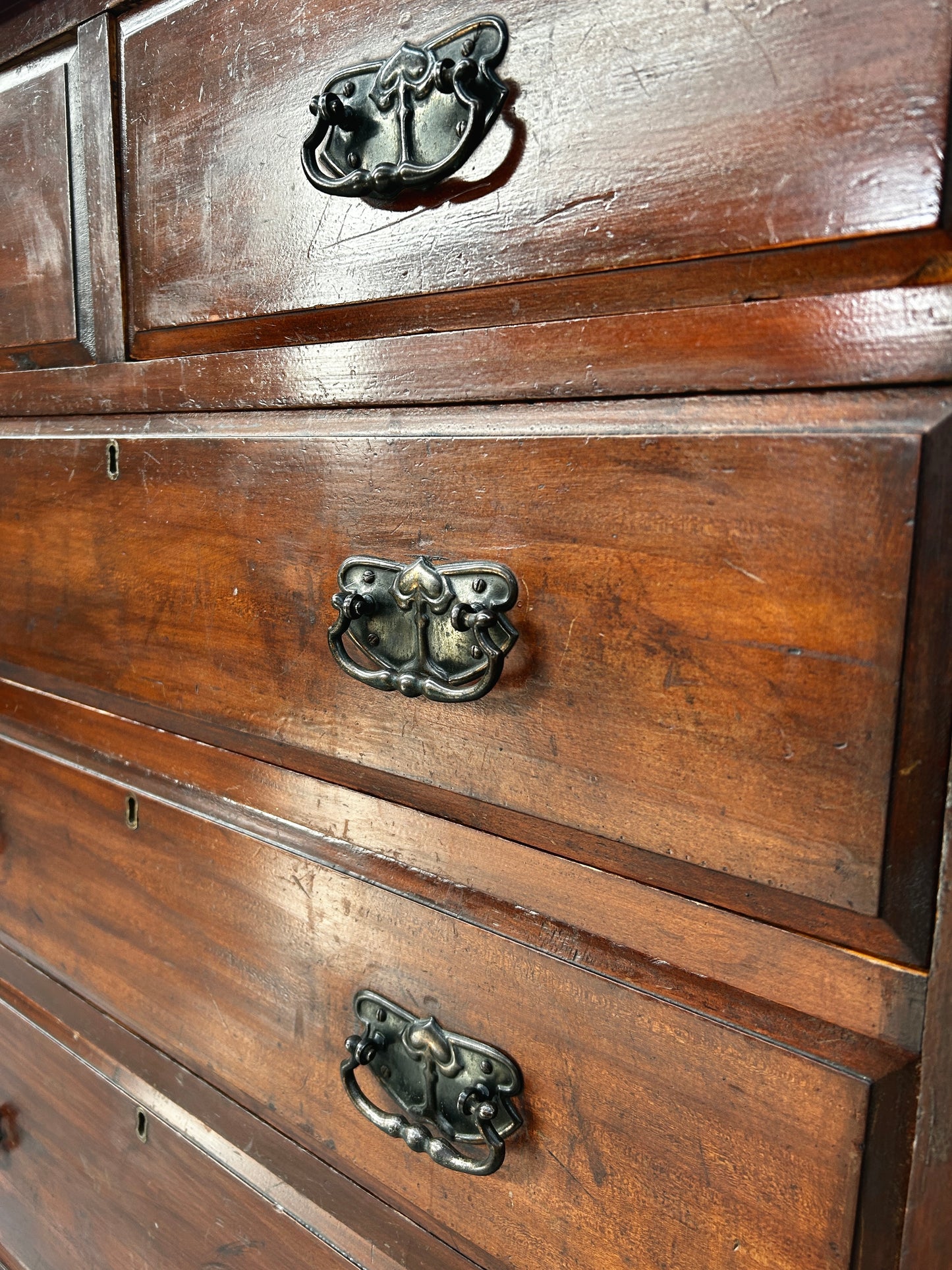 Vintage chest of drawers